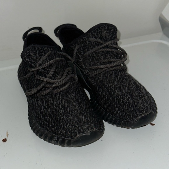 Black Yeezy Boost 350 - Picture 3 of 6